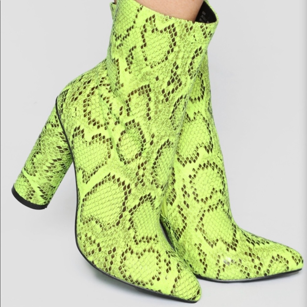 Fashion nova heeled boots